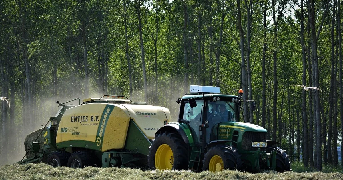 John Deere S100 Review - Mower Help